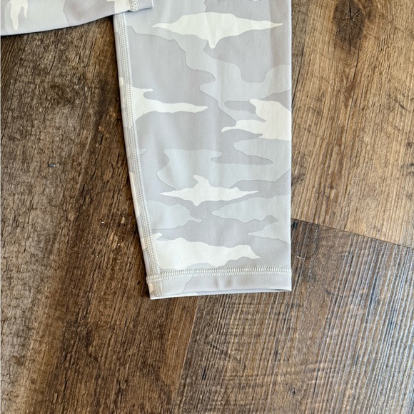 Athleta Elation Gray Camo 7/8 Tight Leggings SZ MED TALL - Picture 5 of 8